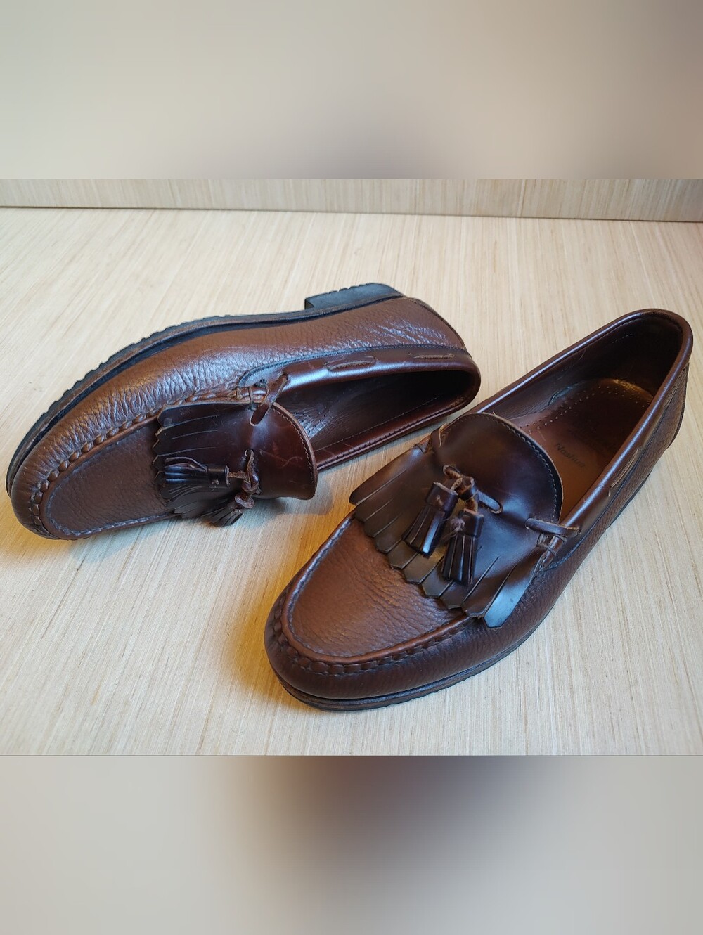 Allen Edmonds Nashua Loafers Leather Brown Camel Tassels Old Money Classic 9 Men